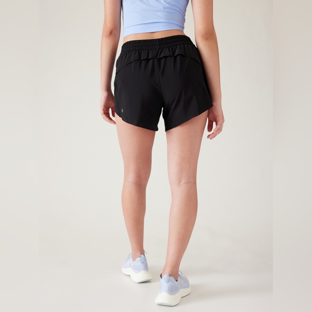 ATHLETA Hustle 3” black shorts size S